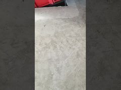 خط إنتاج كسارة الطحالب البحرية، بعد سحق، فإنه يذهب إلى شاشة الطبول لإزالة الحجارة الصغيرة