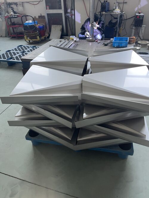 أخبار الشركة الأخيرة عن Jiufo Expands Stainless Steel Sheet Metal Fabrication Service for 304 and 316L Industrial Enclosures