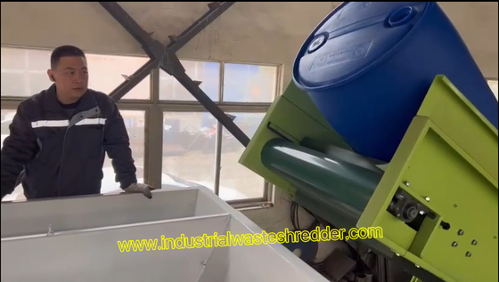 سعر جيد محطم برميل بلاستيكي عالي الكفاءة 200L HDPE IBC طبل مزدوج الشعاع مع CE،مكسور طبل بلاستيكي غالون 1000kg في الساعة،طبل بلاستيكي كيميائي Pre Shredder الانترنت
