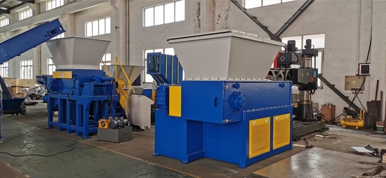 سعر جيد PP PE Lumps Scraps Shredder XR700 حامل ، قطر دوار 37KW 280-400mm ، طول 700mm الانترنت