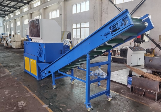 سعر جيد D2 Blade Single Shaft Shredder للكتل البلاستيكية PP PE PVC PS 22KW Motor الانترنت