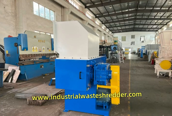 سعر جيد XR600 22 كيلوواط HDPE صناعة الصبغ الخردة Shredder الانترنت