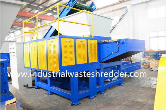 سعر جيد التغذية المتنقلة هوبر PU الرغوي بالة آلة التقطيع ذات العمود الواحد 1200x1200mm الانترنت